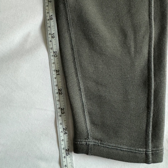 Athleta Altitude Stash fleece-lined tights leggings, LP, large petite - Picture 3 of 6